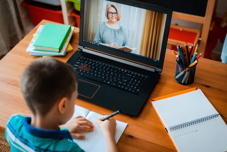 students doing virtual learning, e-learning during pandemic
